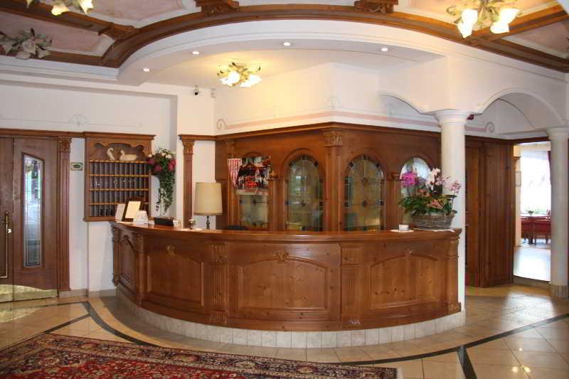 Ariston Lake View Hotel โมลเวโน ภายนอก รูปภาพ