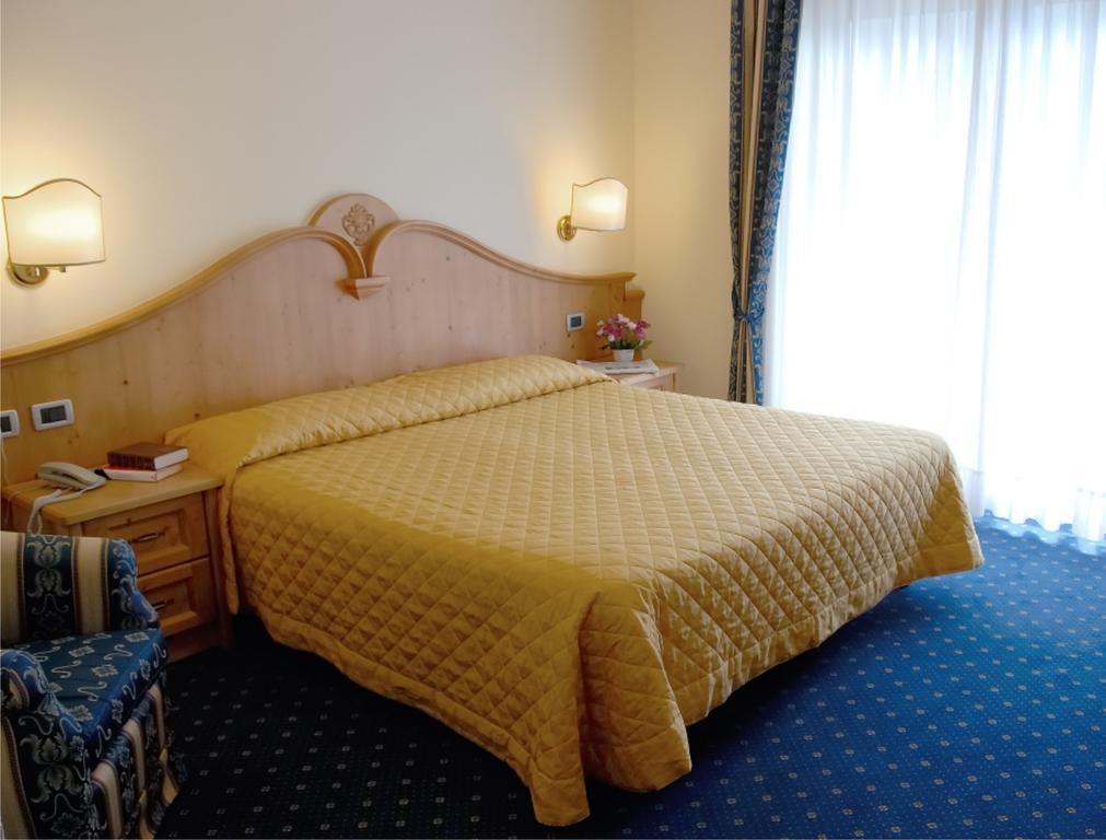 Ariston Lake View Hotel โมลเวโน ภายนอก รูปภาพ
