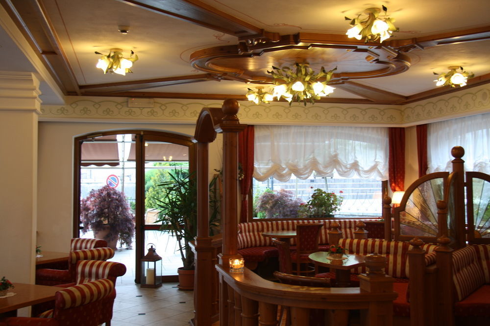 Ariston Lake View Hotel โมลเวโน ภายนอก รูปภาพ